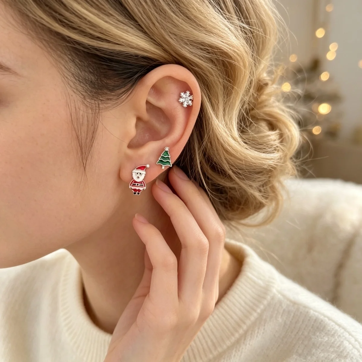 12/20 Paar kleine Ohrstecker mit Weihnachtsmotiven wie Weihnachtsbaum, Hirsch, Schneeflocke, Weihnachtsmann, Schneemann, Lebkuchenmann, Pinguin für Damen, Schmuck. – Detail 10
