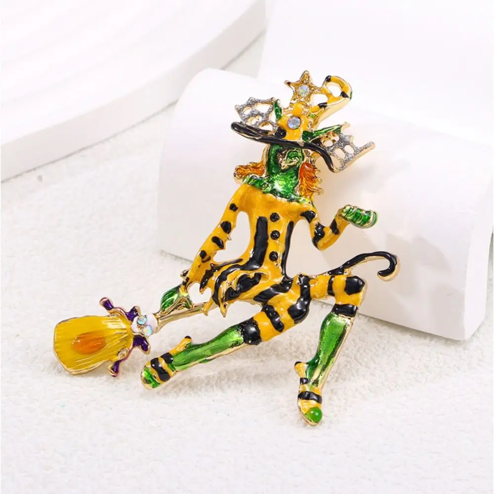 Alloy Hallowoon Enamel Pins Witch Bright Color Witch Riding Broomstick Brooch Trinket Fashion Pumpkin Broom Brooch Hallowoon