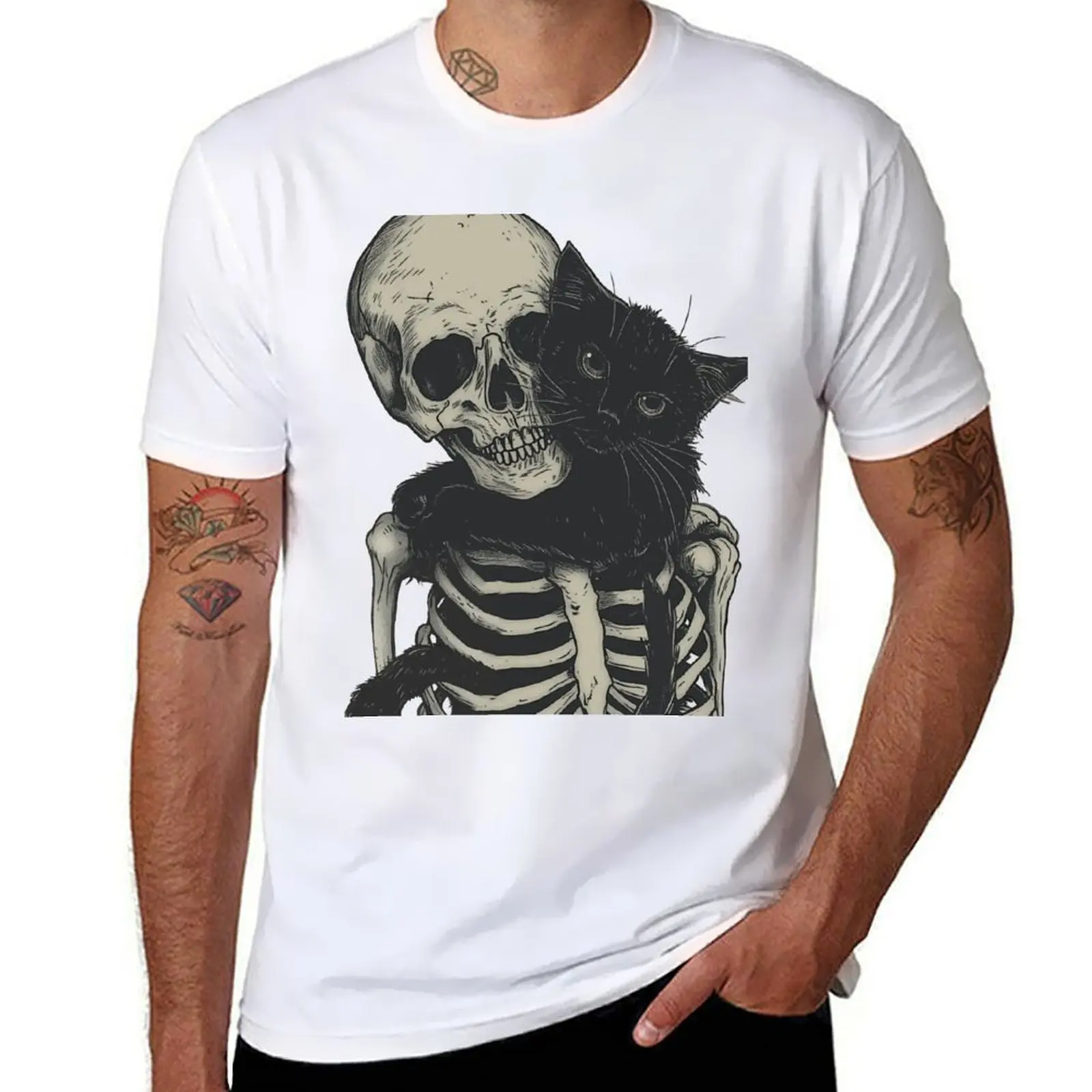 

Halloween a Cat Skeleton, Grave, Cat Beyond Love Lover, Hugging T-Shirt Trendy Print Short Sleeve T-Shirt
