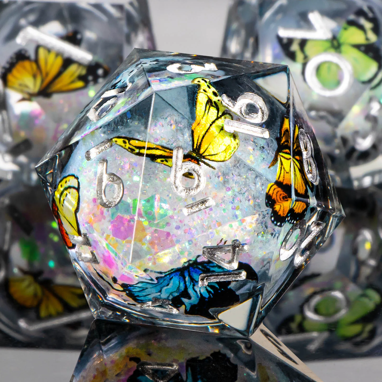 مجموعة نرد D&D الأساسية السائلة DND، نرد الزنزانة والتنين ذات الحافة الحادة، لعب الأدوار RPG D and D D D20 D12 D10 D8 D6 D4