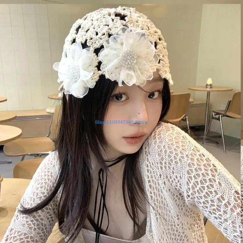 P88B اليدوية الكروشيه بيني قبعة جوفاء زهرة الجمجمة قبعة المراهقين فتاة قبعة صوفية