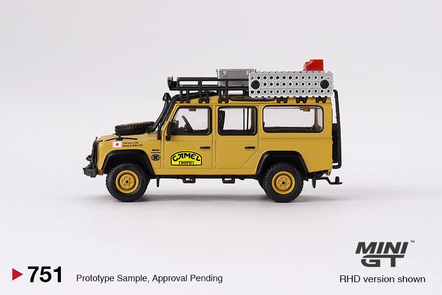 MINIGT 1:64 751 Defender 110 1989 Diecast Model Car