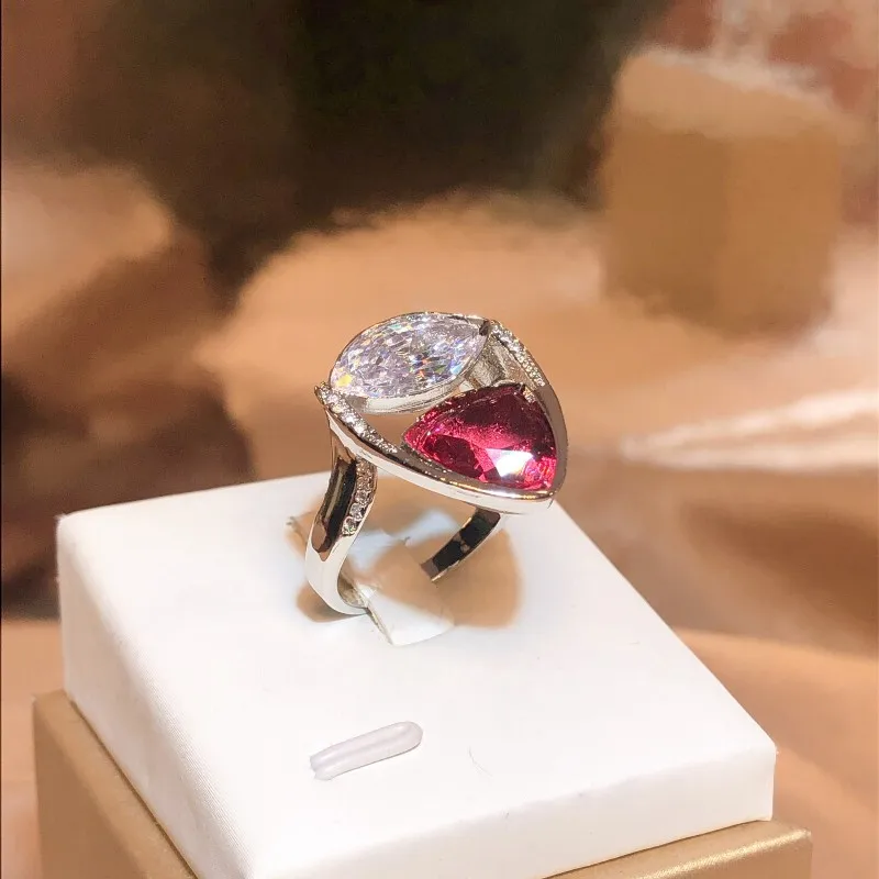 Unique Openwork Oval Triangle Ruby Full Diamond Couple Ring For Women Geometric Zircon Christmas Gift Banquet Jewelry