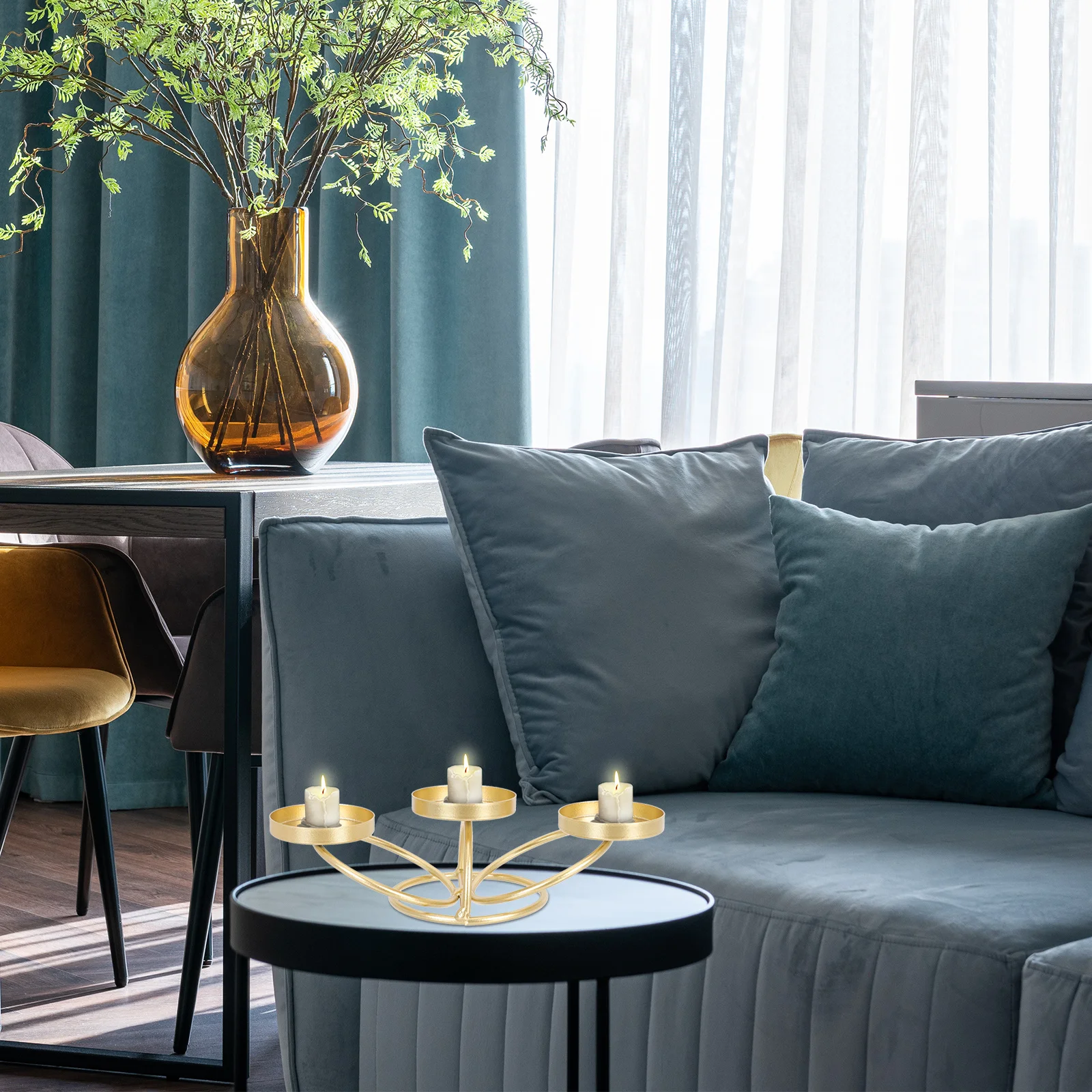 

Iron Art Candleholder Premium Metal Stand For Home Decor Chic Table Adornment European Style Decorative Candlestick Retro