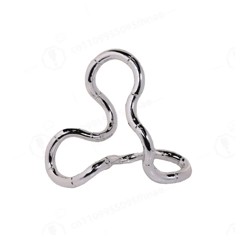 Modern Minimalist Light Luxury Mobius Ring Sculpture, Abstract Curved Linear Geometric Ornament, Elegant Indoor Soft Furnishing