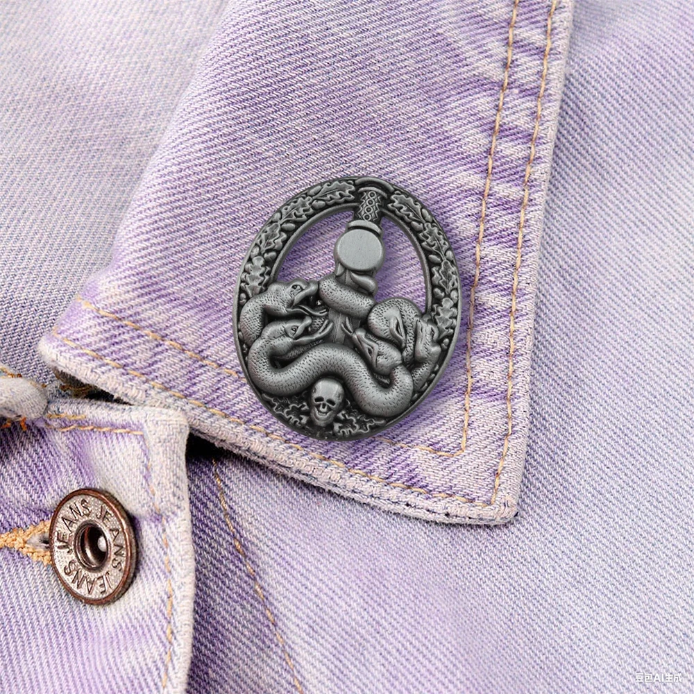 German Anti Touring Medal Foreign Commemorative Medal Hydra Medusa Brooch  Skull Badge Gifts Clothing Bags Hats Accessories
