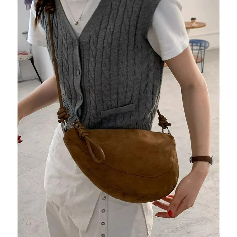 

Retro Niche Underarm Hobos Bag for Women 2025 New Korean Versatile Saddle Bags