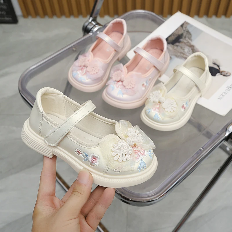 

Детская повседневная обувь из искусственной кожи, летняя обувь для девочек, противоскользящая обувь на липучке, розовая обувь с вышивкой в ​​китайском стиле, размер 26-36