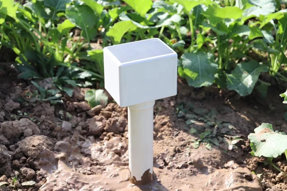 Solar Powered IoT  Multi Layer Conduit Tube Soil Moisture Temperature Sensor RS485 Modbus WiFi 4G Data Logger