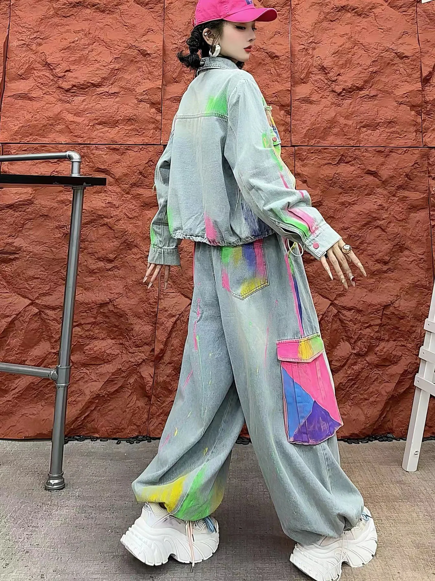 High Street Fashionable Women - огляд і ціна Street Fashion Graffiti