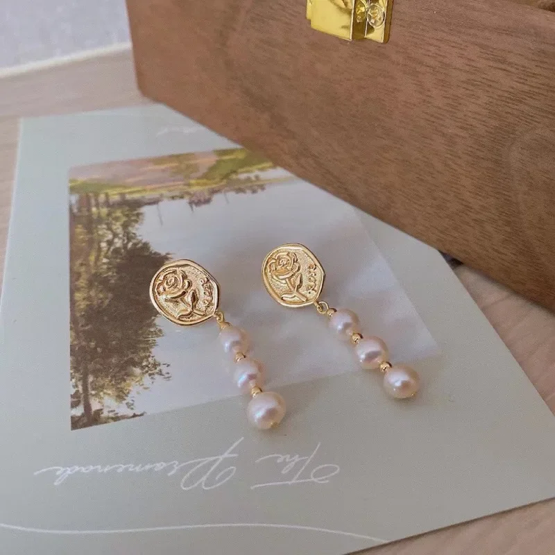 Oil Painting Style Embossed design Rose flower earring Light Luxury Retro High quality Pearl earrings for women Wedding Jewelry