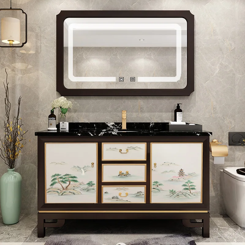 The new Chinese-style product features hand-painted floral and bird patterns along with a floor-standing toilet.