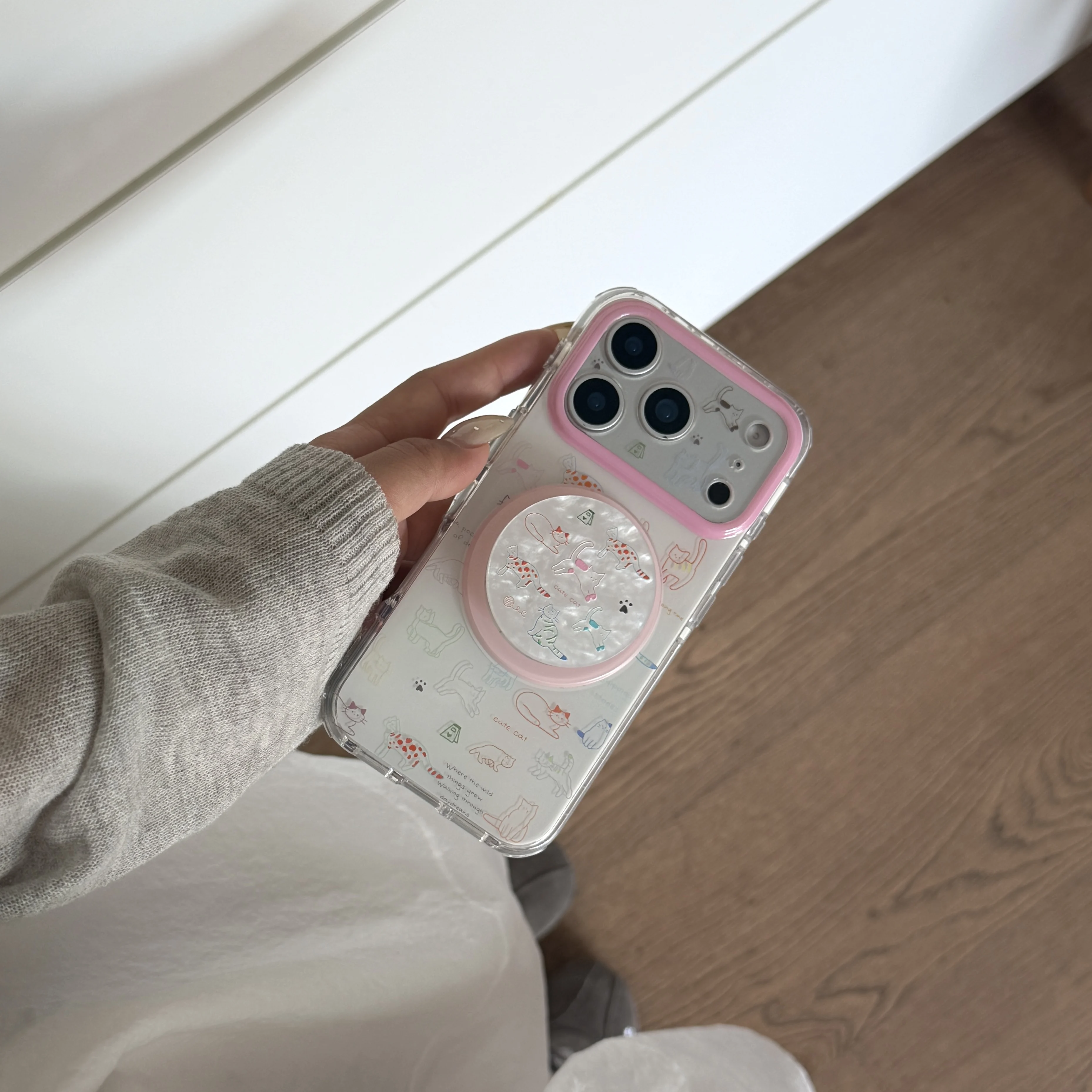 Fashion iPhone case Colorful Cat Print Clear Phone Case With Magnetic Stand For IPhone 15 16 17 Pro Max Shockproof Protective Co