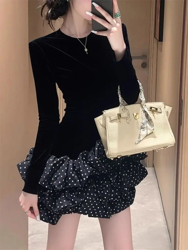 Abito in velluto impiombato con boccioli floreali per l'autunno e l'inverno, capispalla squisiti con gonna avvolta sul braccio