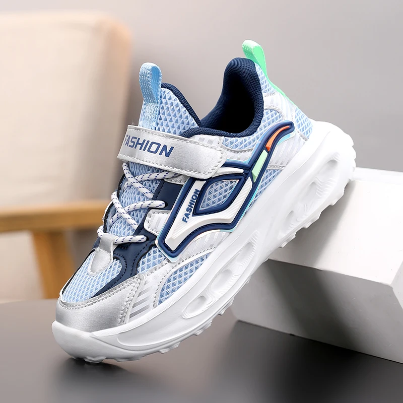 

2025 детская обувь, модные весенне-осенние дышащие кроссовки для мальчиков, противоскользящие уличные спортивные теннисные легкие школьные повседневные прогулочные туфли