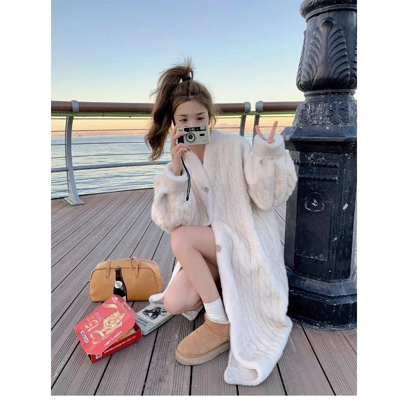 Long Style Overcoat Imitation Fur Coat Female in The Winter Thickening Type Night Gown Can Be Worn Outside New Style Advanced