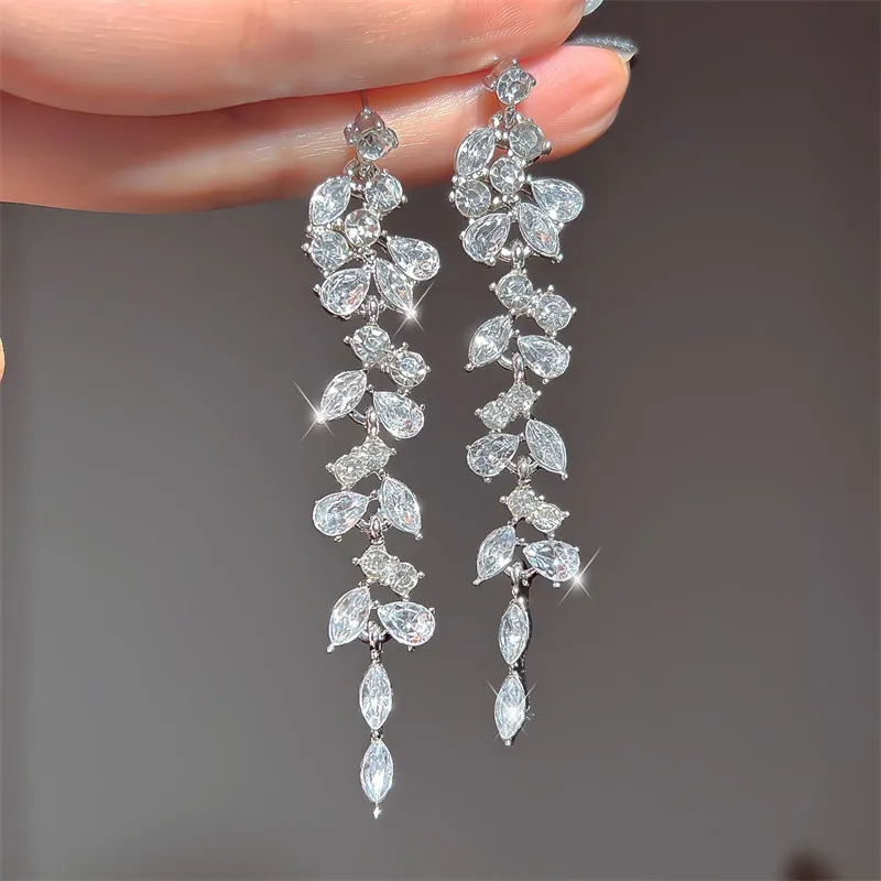 Luxury Leaf Crystal Long Earrings Women Fashion Rhinestone Drop Earring Accessories Statement Gold Color Brincos Shiny Jewelry