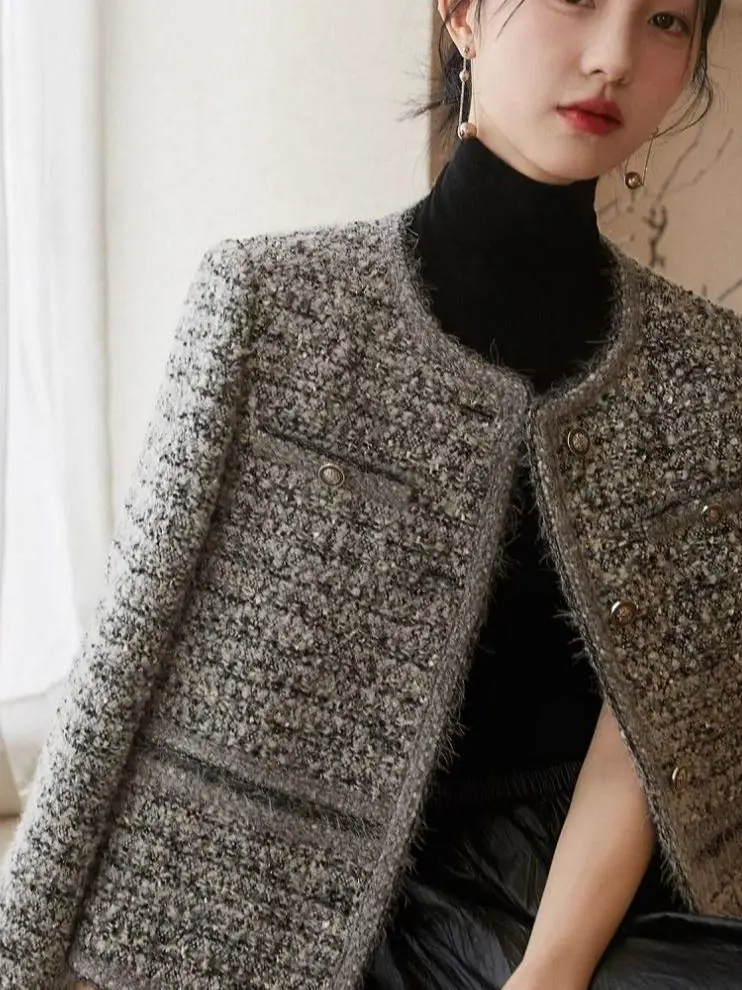 Heavy-Weave Short Coat Women's Fashion Spring Autumn 2026 New High-End Coarse Tweed Ladies Anti-Aging Top Button Closure