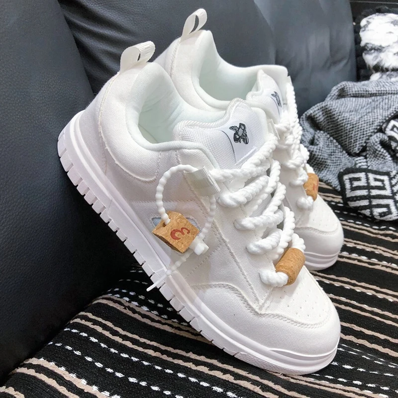 Autumn and Winter Fashion White Sneakers with Thick Tongue, White Loafers, Large Size Shoes for Men, Breathable Couple Casual Versatile Fashion Sneakers for Men