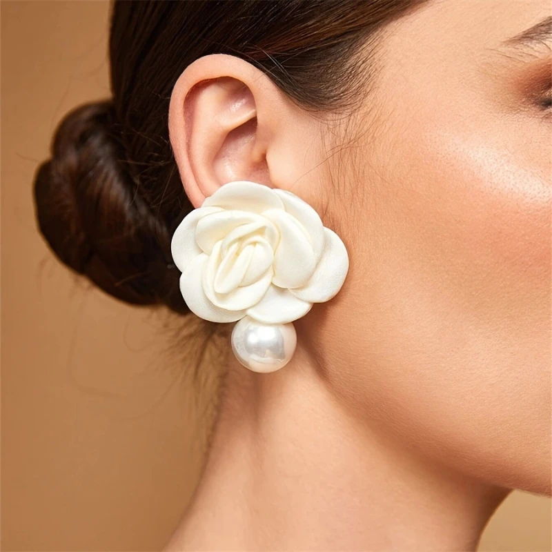 New Personalized Creative Flowers Imitation Pearl Pendant Earrings Ladies Fashion Simple Daily Hundred with Accessories Gift