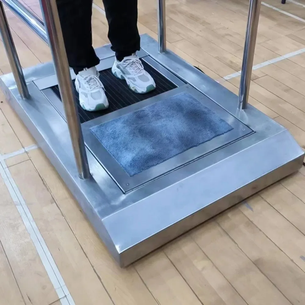 Roller leather sole cleaning machine
