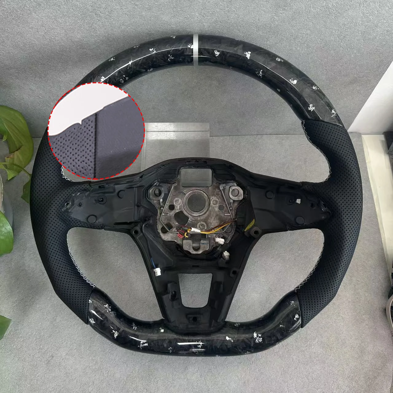 Gebruikt voor Volkswagen Golf MK8 GTI RLINE MK8, geperforeerd lederen koolstofvezel stuurwiel, witte serie