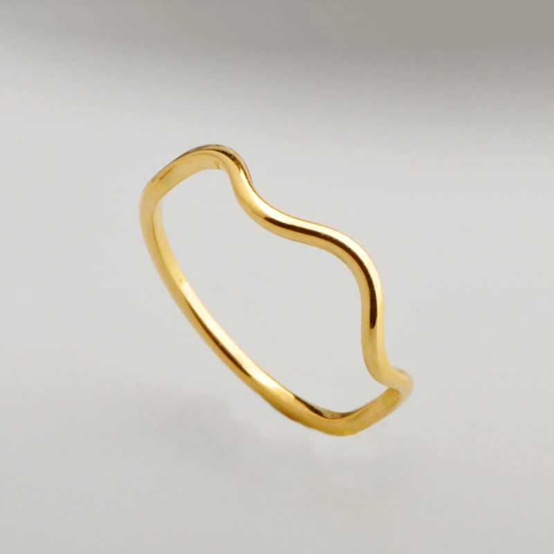 Classic Series New Creative Geometric Wave Plain Gold Plated Ring Ladies Flat Round Small Design Simple Charm High Jewelry