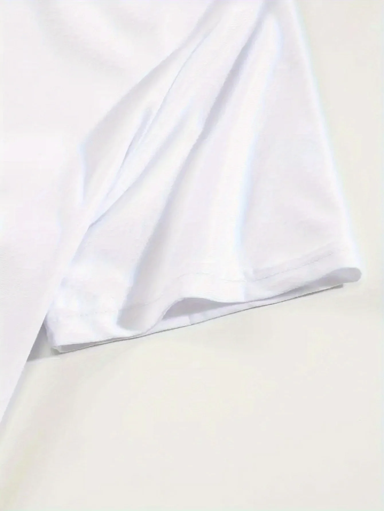 Wygodna damska koszulka casual z geometrycznym nadrukiem kotwicy, okrągły dekolt, krótki rękaw, swobodny top na lato.