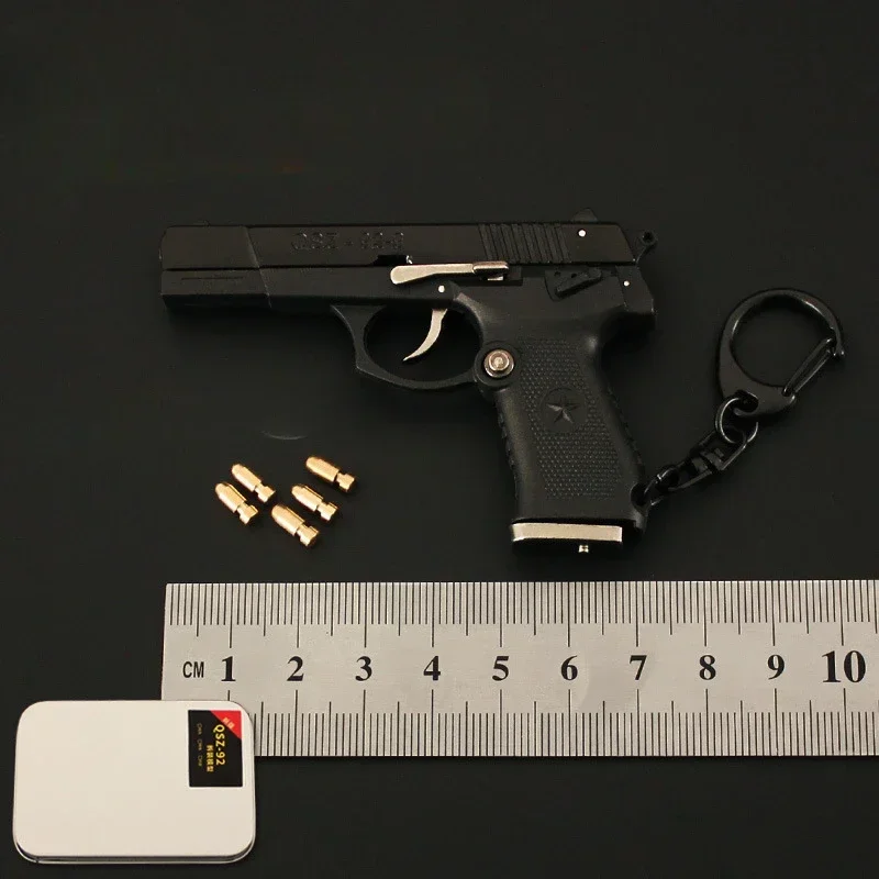 2024 New 1:3 QSZ-92 Semi Alloy Pistol Model Mini Keychain Bullets Ejection Detachable Toy Gun Ornament Pendant Fake Gun With Box