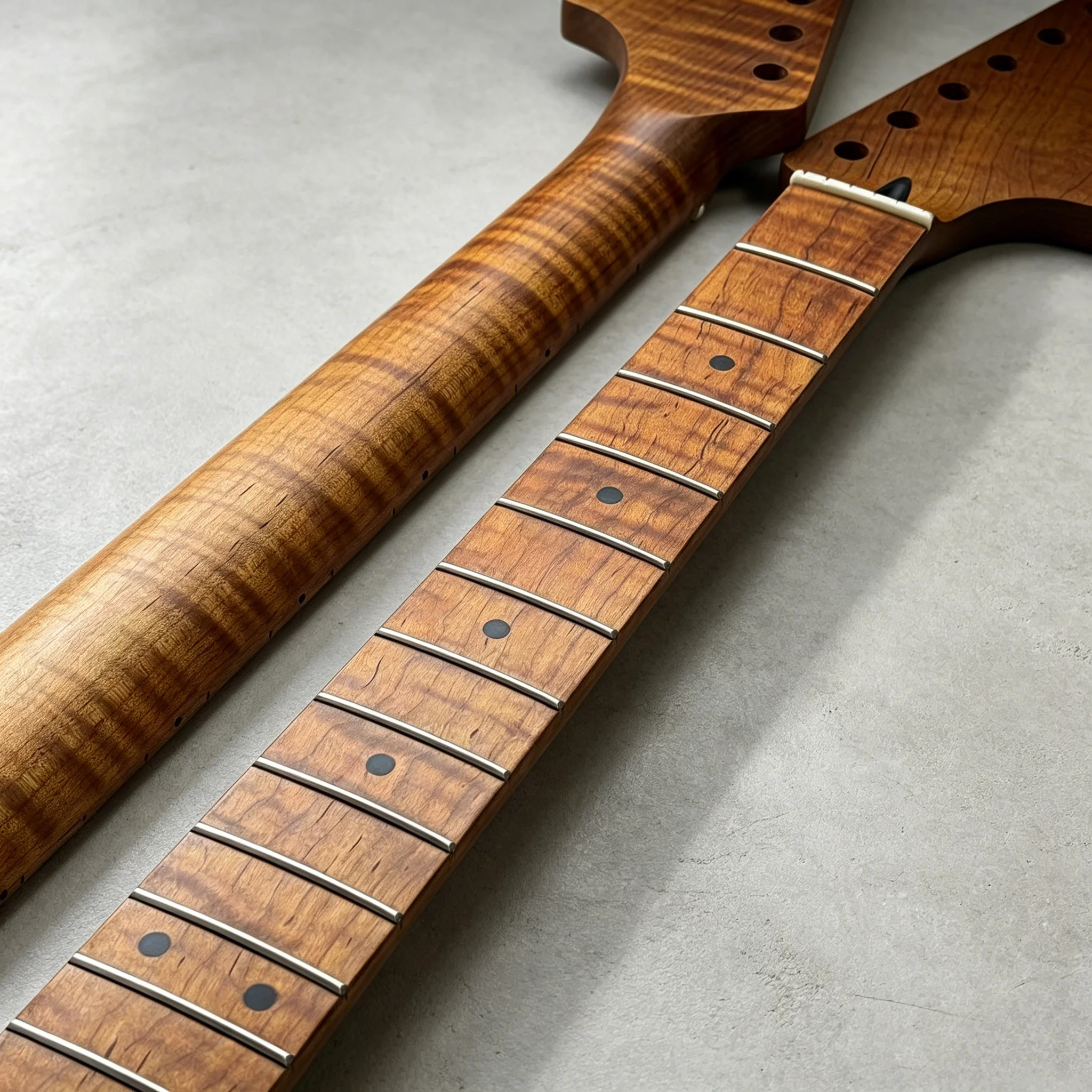 ST  Guitar Neck Big Head  Roasted Maple 22 Fret maple Fingerboard With Back Carbon Fiber Stabilizing Bar Guitar Building
