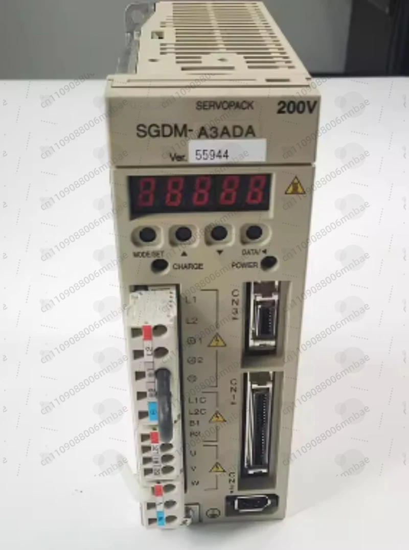 

Новый японский сервоусилитель 0.8 кВт, 3 фазы, 0~230В, 5.7А, модель SGDH-08AE-SY202-E