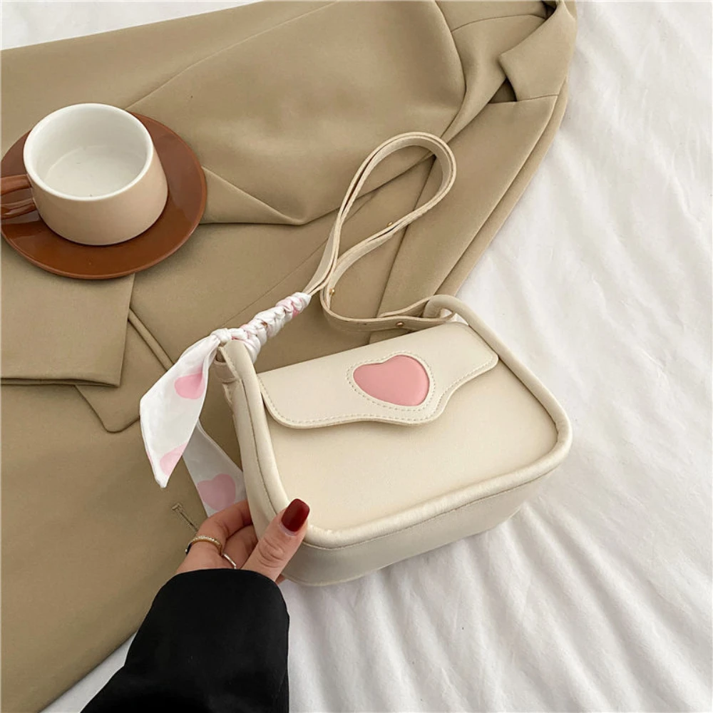 Slanting Cross Bag Female Hundred Fashion Love Retro Saddle Bag Niche Shoulder Bag