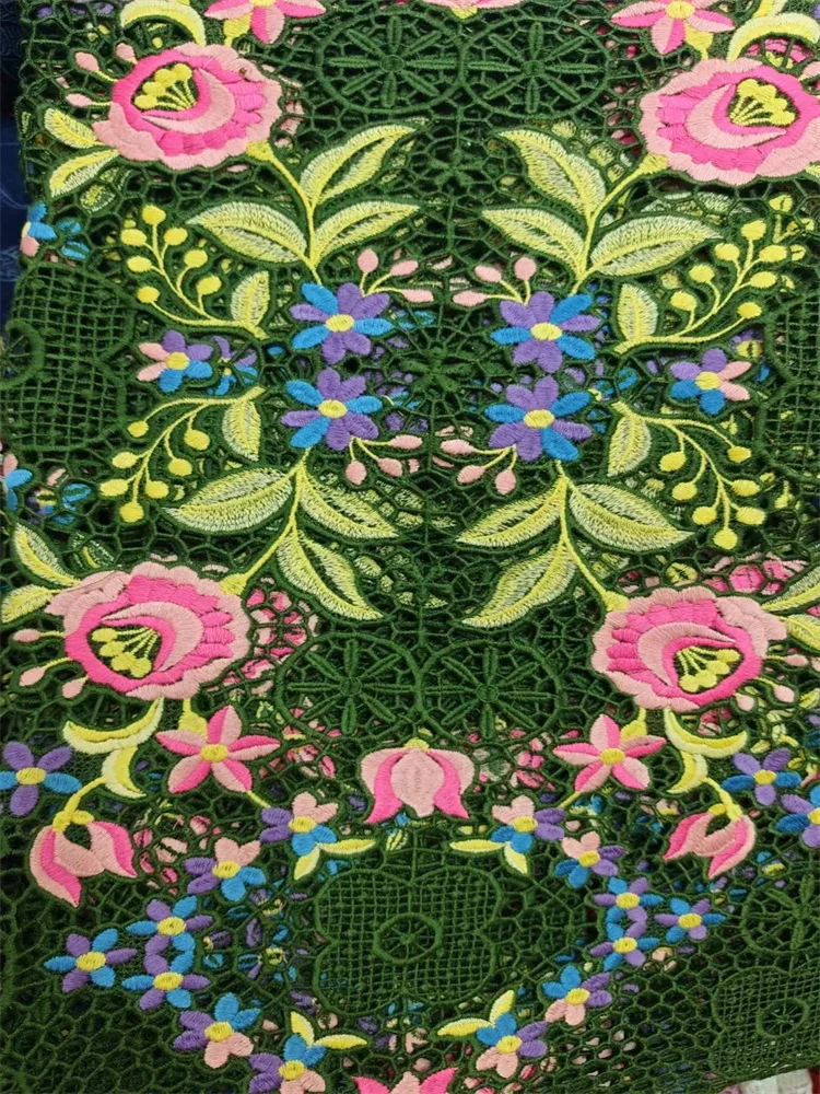 Neuer Stil Nigerianischer Spitzenstoff 2026 Hochwertige Wasserlösliche Bestickte Modische Weiche Spitze 5 Yards – Detail 15