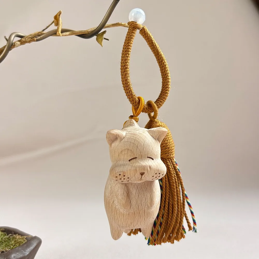 พวงกุญแจจี้กระเป๋าแมวน่ารักทำมือจากไม้แกะสลัก พร้อมพู่ห้อยขนาดเล็ก เหมาะสำหรับกระเป๋าและกระเป๋าเป้