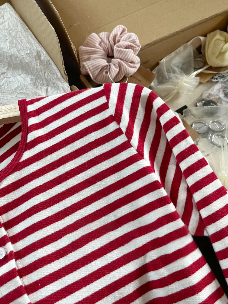 الأحمر مخطط كم طويل تي شيرت المرأة طاقم الرقبة واحدة الصدر سترة تي شيرت الخريف Vintage عادية الحلو سليم القمم تيز