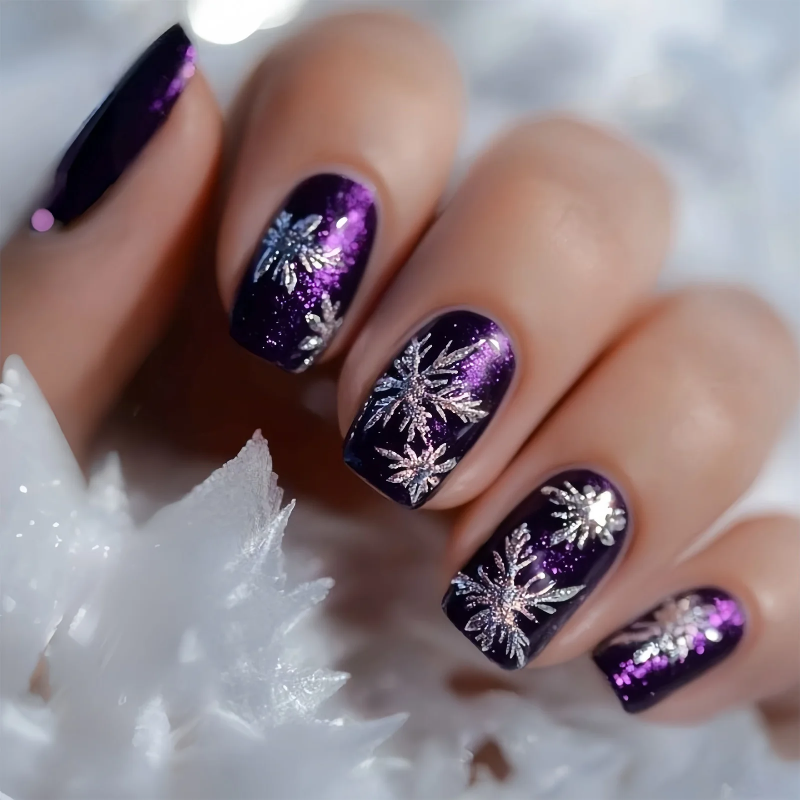 24 Stücke Glänzende Lila Künstliche Nägel Weiße Schneeflocke Gedruckt Quadratische Presse Auf Nägel Frauen Weihnachten Party Falsche Nägel DIY Maniküre