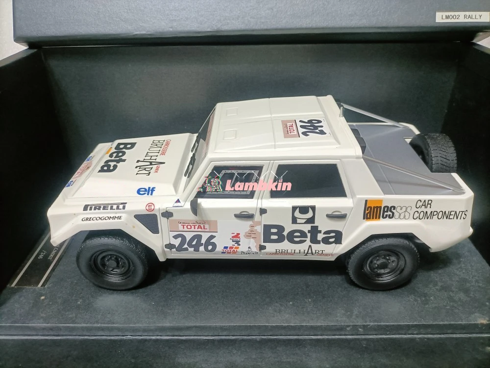 Decoration 1:18 For Lamborghini LM002 Dakar Rally 1987 Off-Road Pickup Rally Car Model Gifts Birthday Collections Ornaments