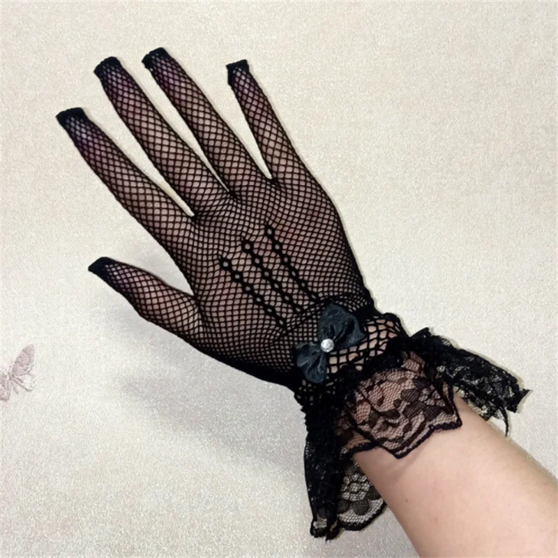 Women Black Short Gloves Lace Mesh Ultra Thin Vintage Elegant Women Opera Gloves Sexy Transparent Party Glove