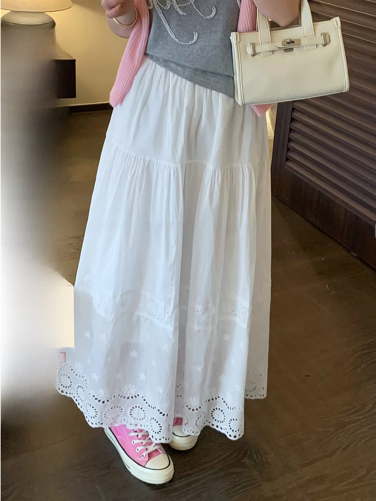 

Юбка Love Devil Fi с белым кружевом и вырезами в виде цветов, женская длинная юбка А-силуэта, весна 2026, новая модная модель с высокой талией, эластичная.