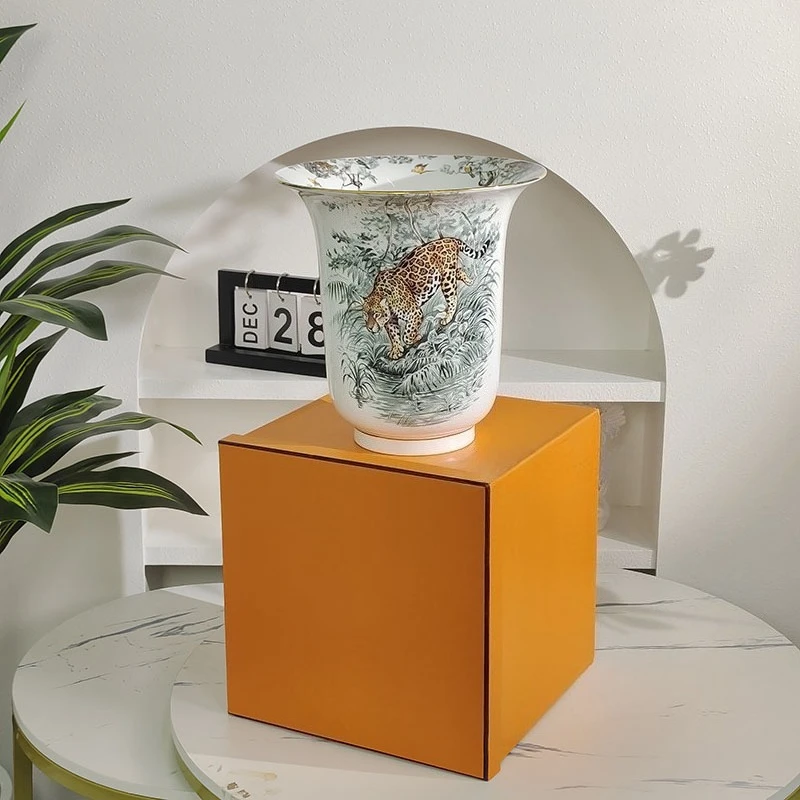 

Jungle Themed Large Bone China Vase Home Decorative Ornament Ideal Housewarming Present for Interior Decoration