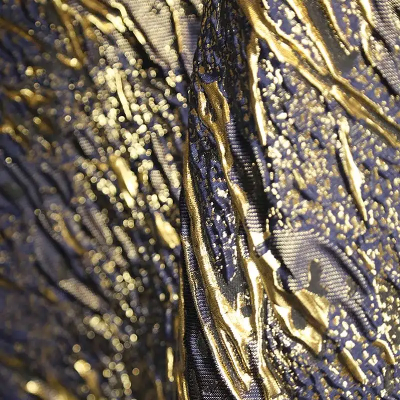 Drei dimensionaler vergoldeter Brokat glitter, Vintage Gold Textur Jacquard Stoff Silhouette Kleid
