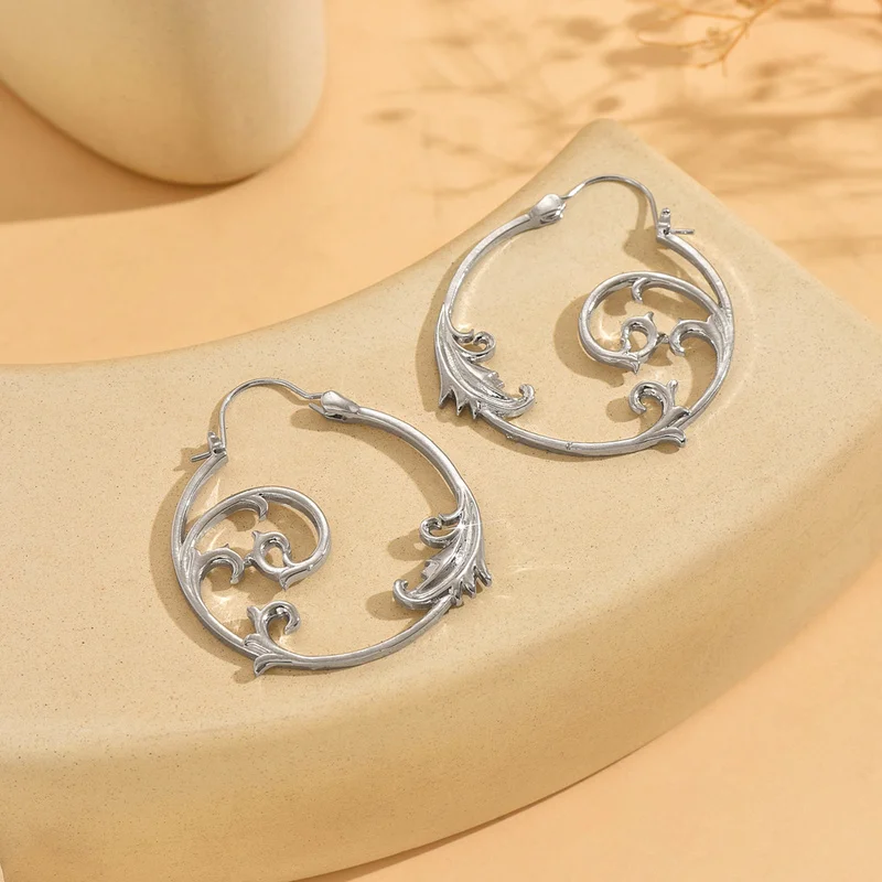 خمر الفضة الحد الأدنى نمط المعادن منحوتة نمط الأقراط العرقية هندسية دوامة قلادة المرأة المجوهرات