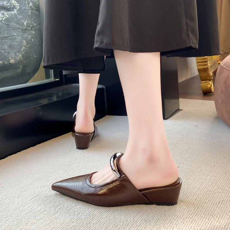 

2025new Womens Platform Slippers Summer Pointy Hollowed-out Crystal Slippers Women's Gold Silver Banquet Commuter Slippers Mujer