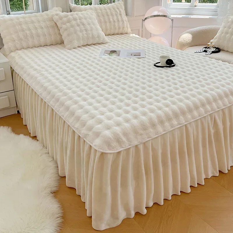 1 piece of fleece-lined luxury mattress cover with pleated bed skirt autumn-winter warm design with hemmed edge sheet.