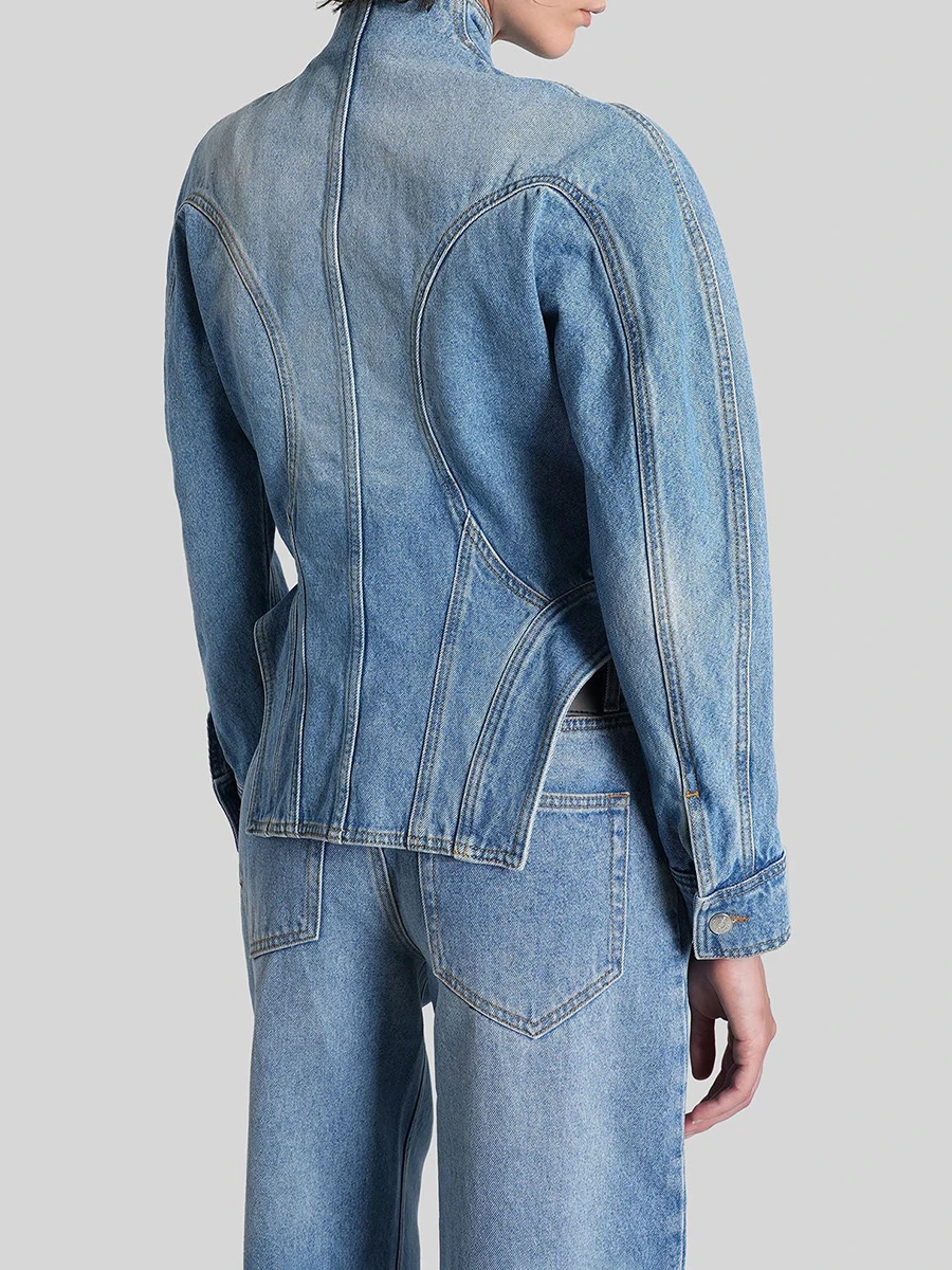 TWOTWINSTYLE Jaket Fashion Wanita dengan Kancing Logam, Model Slimming, Kerah Tegak, Lengan Panjang, Pinggang Tinggi, Gaya Cowboy