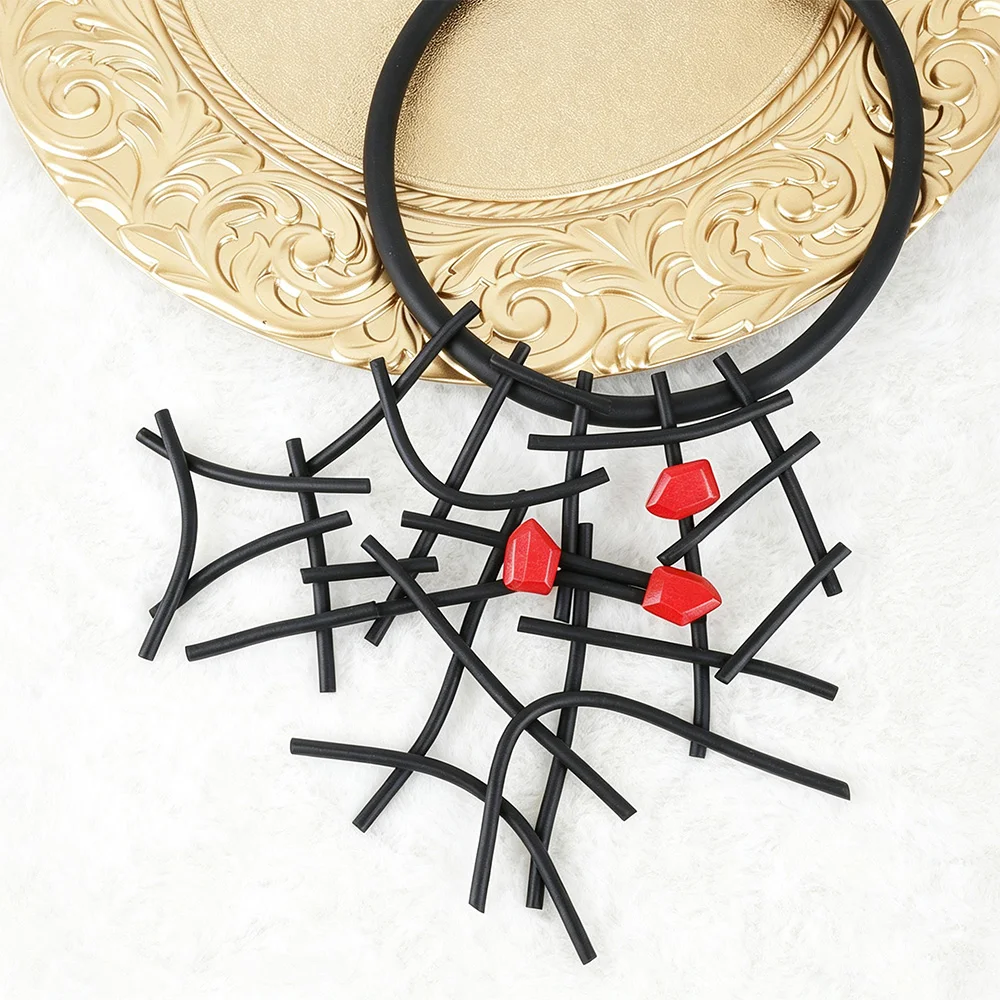 UKEBAY Neue Designer-Luxus-Halsketten für Frauen, handgefertigte Gothic-Anhänger-Halskette, Gummi-Schmuck, Holz-Accessoires, Statement-Schmuck – Detail 4