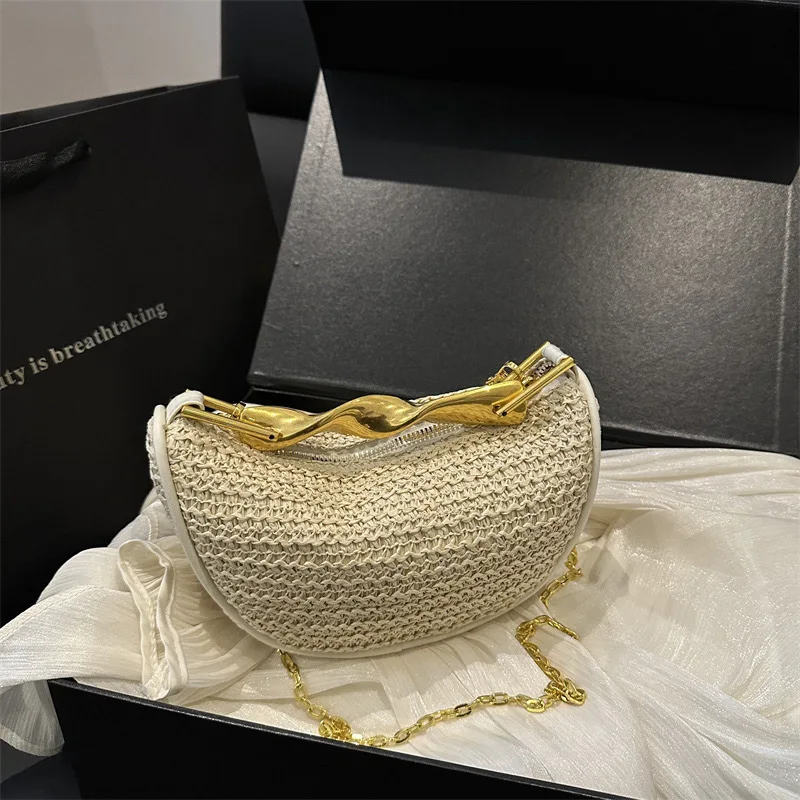 

Light Luxury Rattan Handbag Metal Handle Dinner Wedding Clutch Bag Vacation Light Beach Bag Exquisite Thin Chain Crossbody Bag