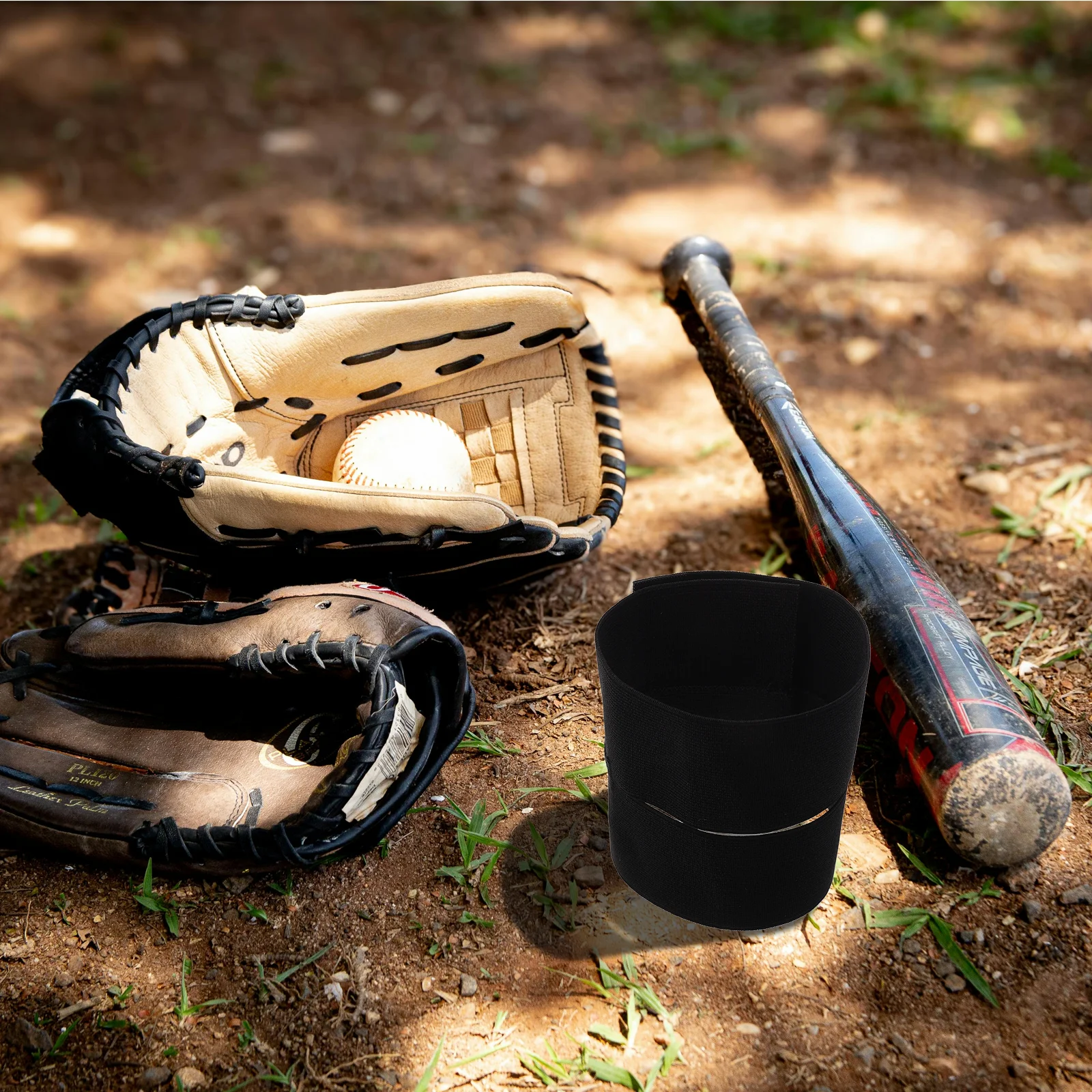 

2pcs Baseball Glove Wrap Elastic Wrist Band for Catchers Softball Gloves Hook Loop Fastening Thickened Protection for Baseball