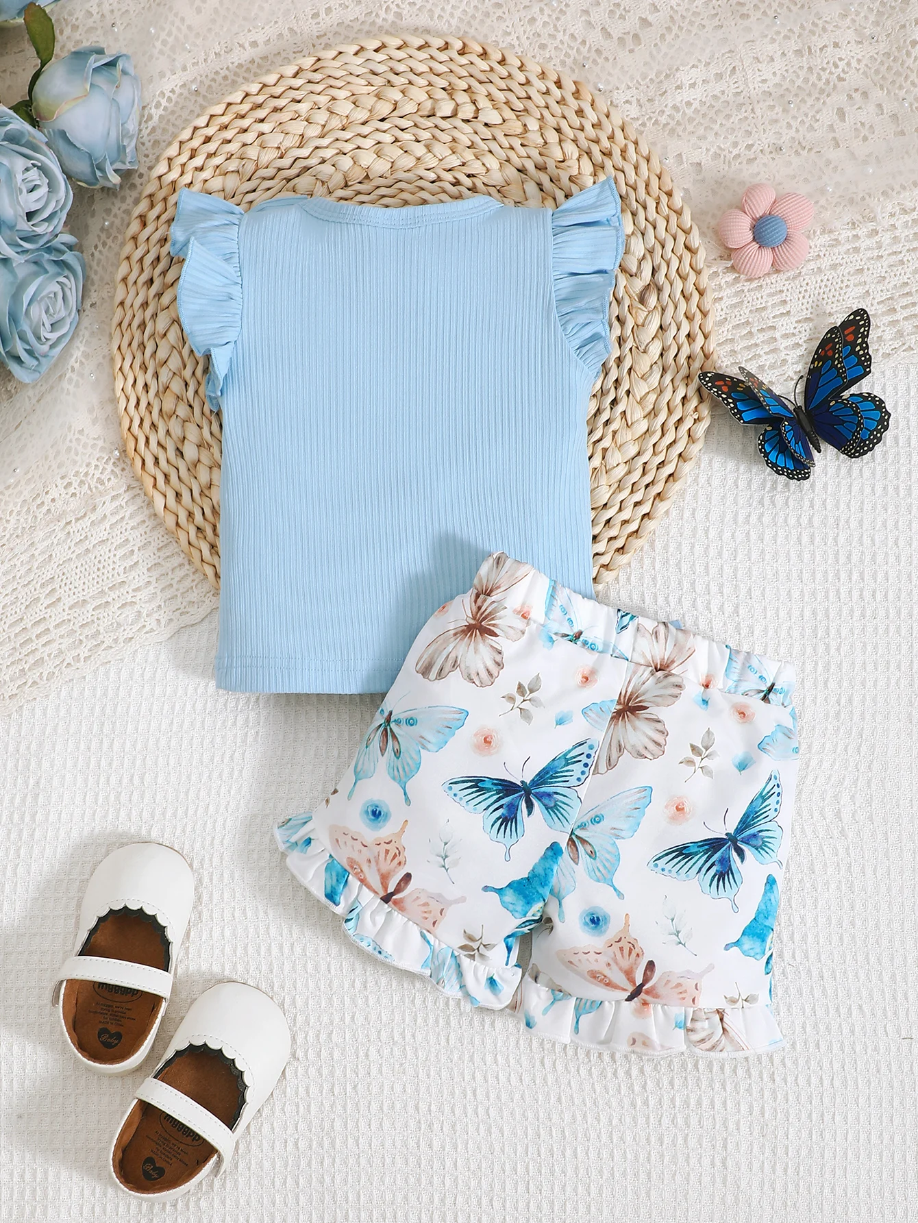 Sweet Two-Piece Set for Baby Girls, Featuring a Ruffled Lace Bow Round-Neck Pullover, Soft Ribbed Tank Top + Butterfly Floral Print & Bow Lace Shorts, Suitable for Casual Outdoor Daily Wear, Spring and Summer
