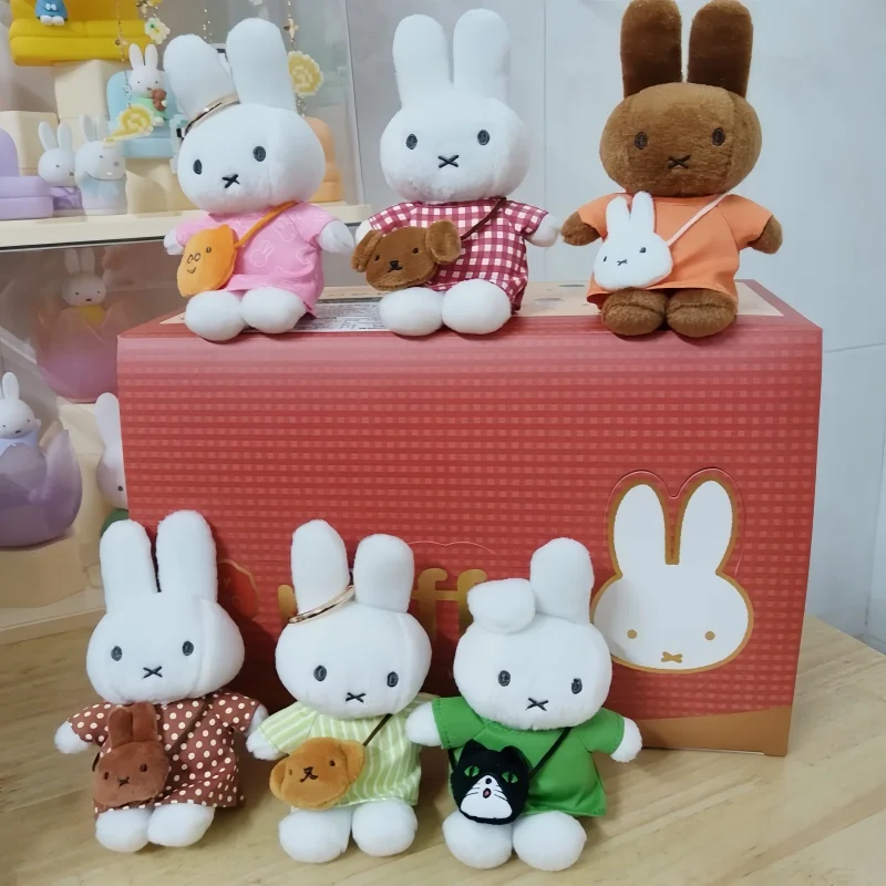 Nouvelle série de voyage Miffy Rabbit originale, pendentif tendance, boîte à surprise, décoration de sac à dos, ornement, collection de jouets de bureau, cadeau pour enfants